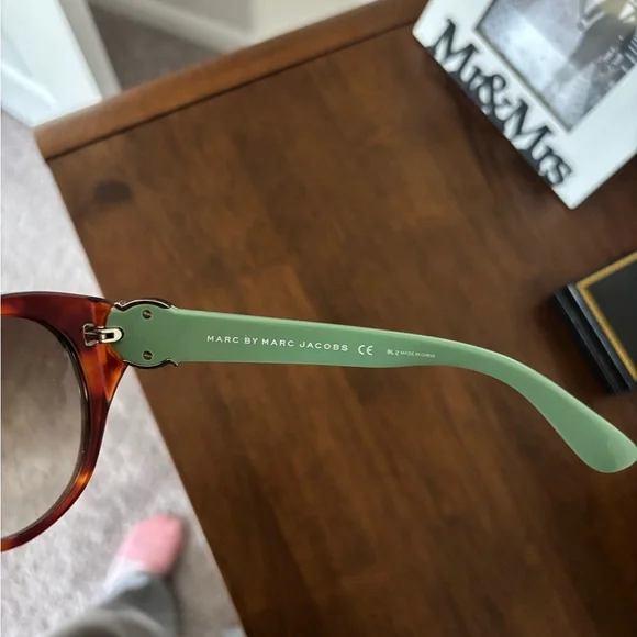 Vintage Marc by Marc Jacobs Tortoise Sunglasses with Mint Arms Marc Jacobs Sunglasses MARC-727-S 1ED/GB main image 4